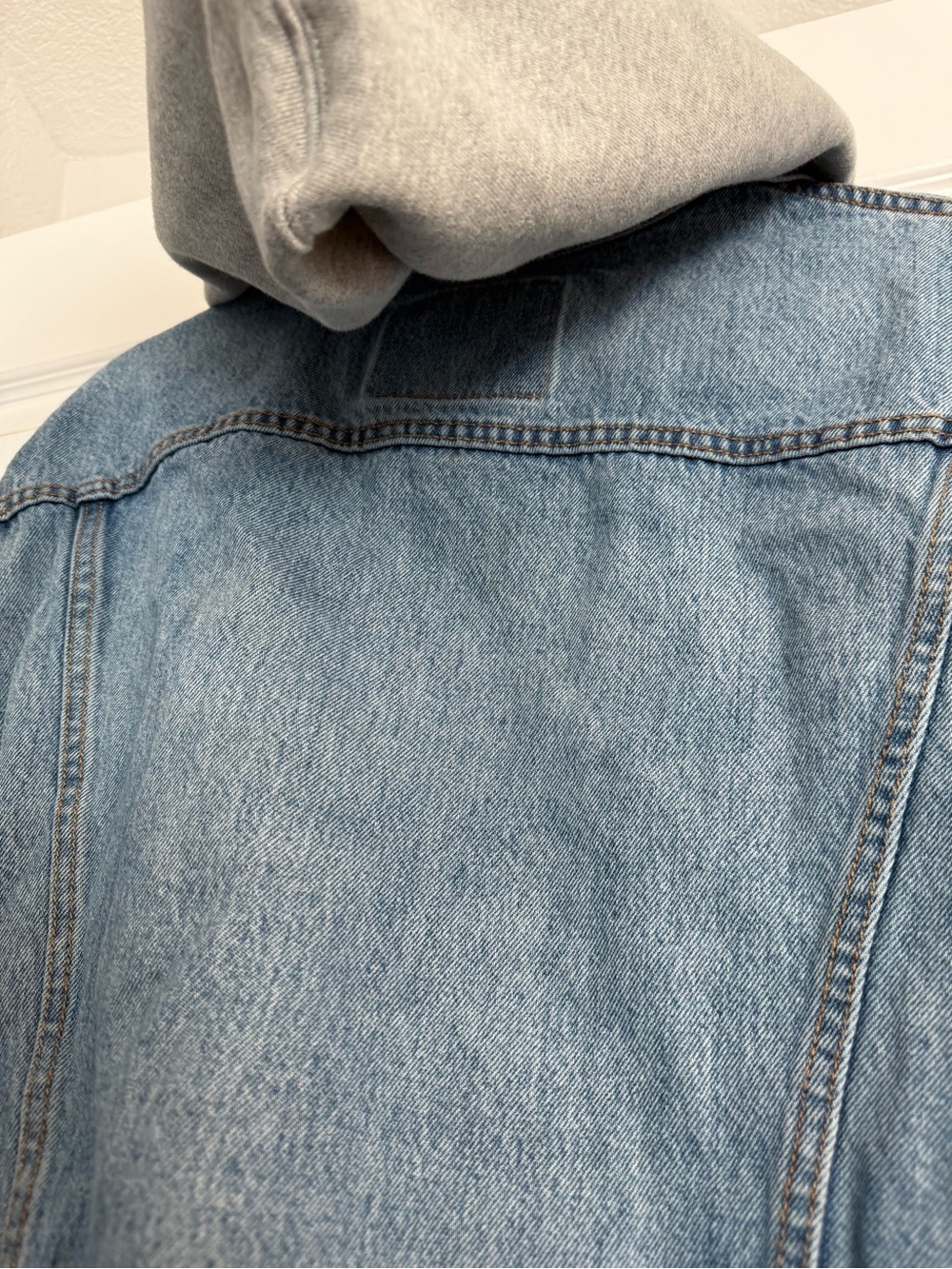 Vintage Levi’s Demin & Gray Fleece Hooded Jacket - Picture 5 of 8